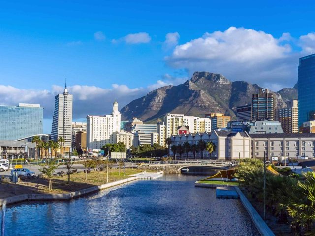 https://dreamlifetravelstour.com/media/2018/08/post_capetown_02-640x480.jpg